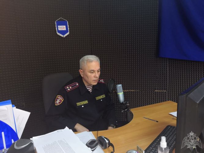      Помощник начальника республиканского управления Росгвардии стал гостем эфира Радио «Европа плюс Элиста»