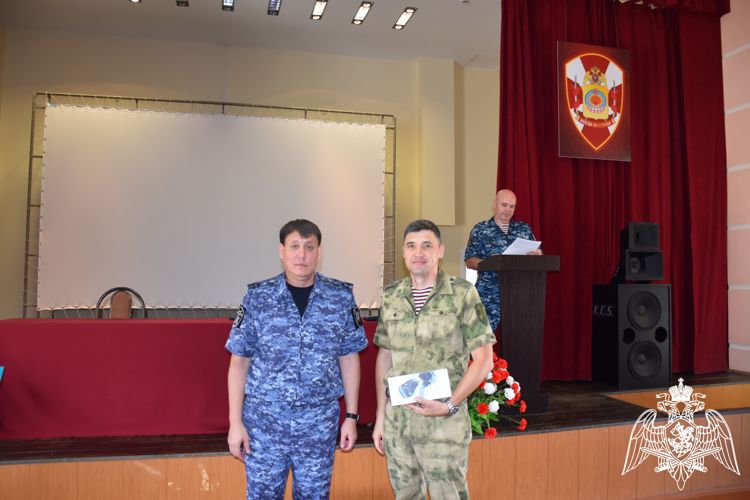 В КАЛМЫКИИ ПОЗДРАВИЛИ ЛИЧНЫЙ СОСТАВ ДЕЖУРНОЙ СЛУЖБЫ И ТЫЛОВЫХ ПОДРАЗДЕЛЕНИЙ С ПРОФЕССИОНАЛЬНЫМИ ПРАЗДНИКАМИ