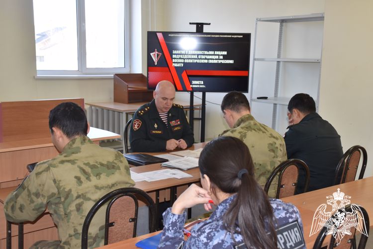Офицеры органов военно-политической работы провели занятия по профессиональной подготовке в Калмыкии