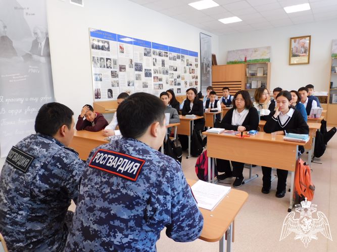 Патриотическое мероприятие для учащихся общеобразовательного учреждения