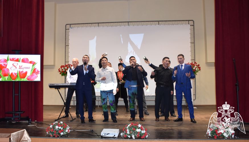 С Международным женским днем поздравили коллег росгвардейцы в Калмыкии