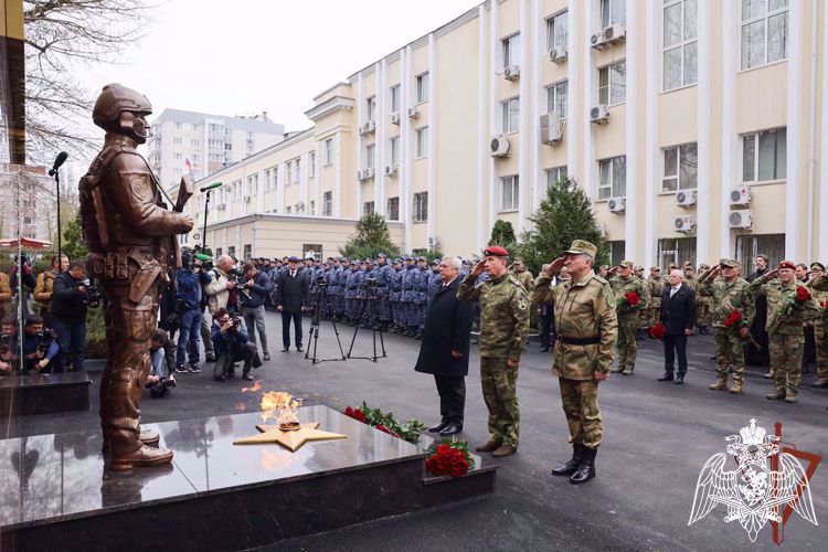 ГЕНЕРАЛ АРМИИ ВИКТОР ЗОЛОТОВ ВРУЧИЛ ОРДЕН ЖУКОВА ЮЖНОМУ ОКРУГУ ВОЙСК НАЦИОНАЛЬНОЙ ГВАРДИИ РОССИЙСКОЙ ФЕДЕРАЦИИ