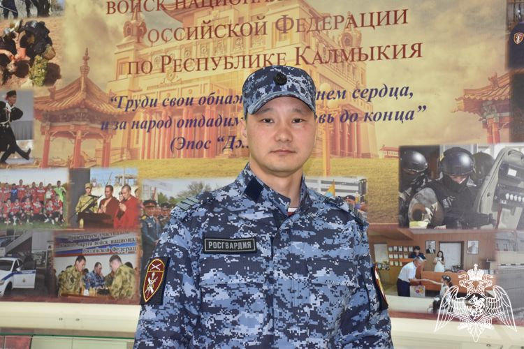 В Калмыкии росгвардейцы присоединились ко Всероссийской акции "С Днем рождения, Пушкин!" (видео)