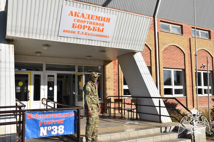Росгвардейцы обеспечили правопорядок в дни голосования на выборах Главы региона в Калмыкии