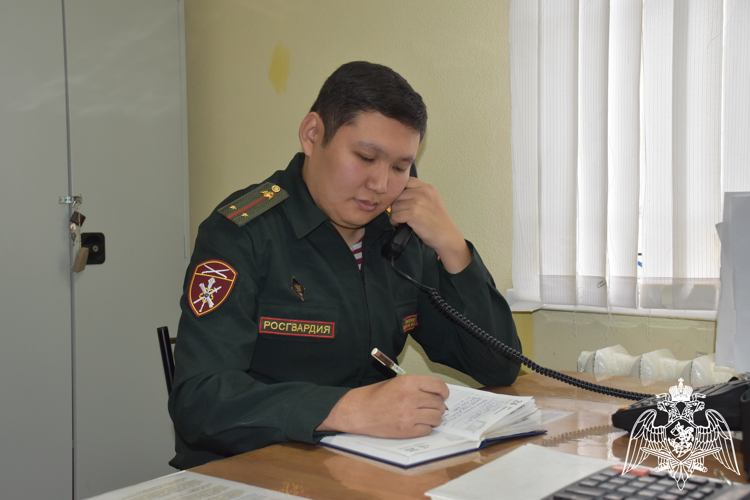 Офицер Росгвардии рассказал жителям Калмыкии о службе в силовом ведомстве