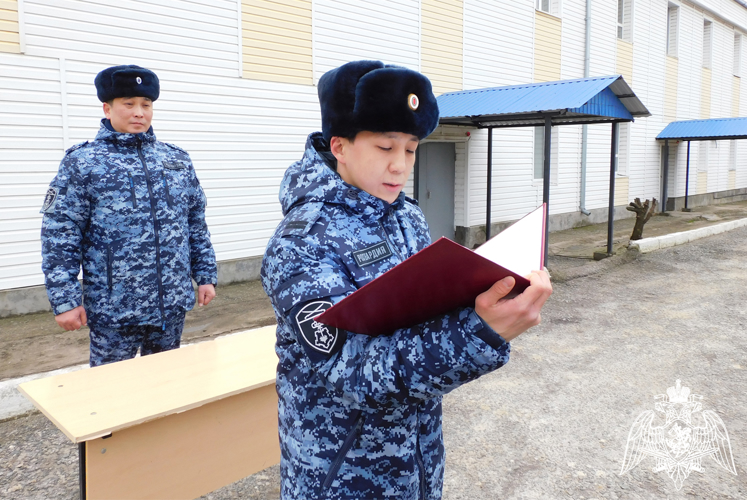 Присяга сотрудников Росгвардии состоялась в Калмыкии