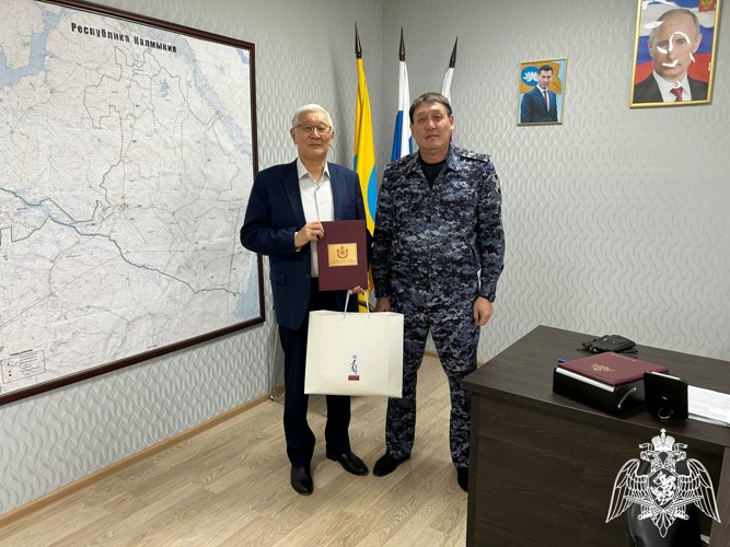 Калмыцкие росгвардейцы отметили День ветерана войск правопорядка