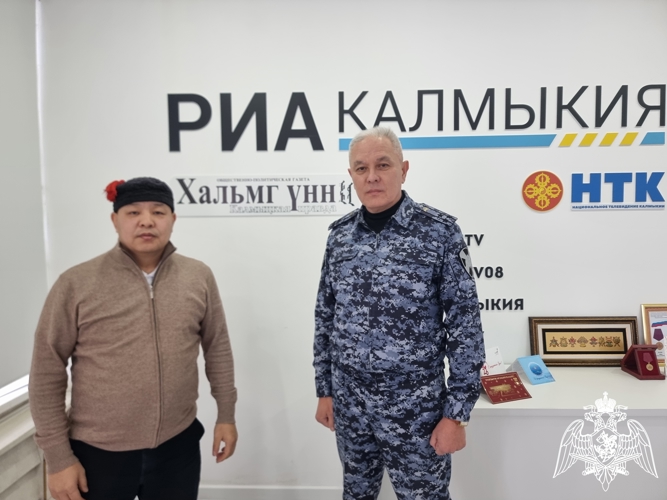 Пресс-службу Росгвардии поздравили с профессиональным праздником журналисты в Калмыкии