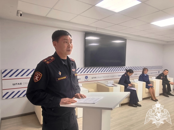 В Калмыкии офицер Росгвардии рассказал школьникам о ведомственных ВУЗах