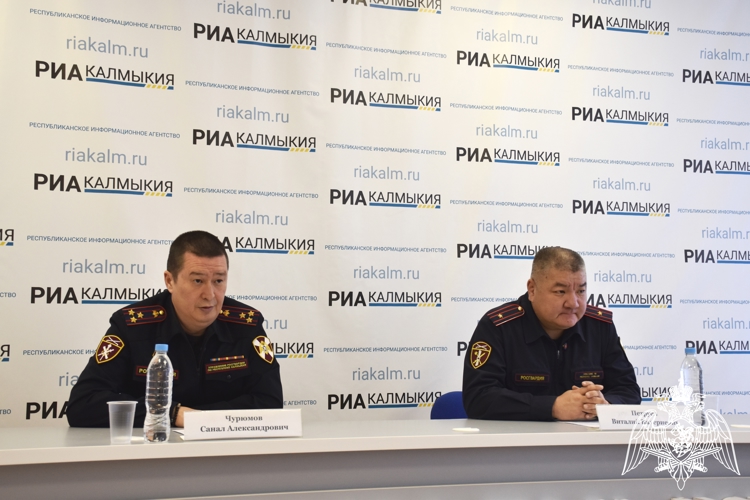 Представители Росгвардии провели брифинг для СМИ в Элисте