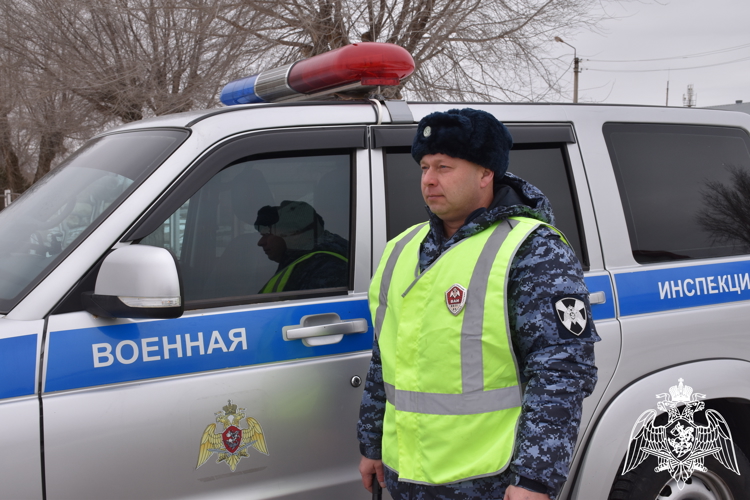 Профессиональный праздник отмечают специалисты военной автомобильной инспекции Росгвардии в Калмыкии 