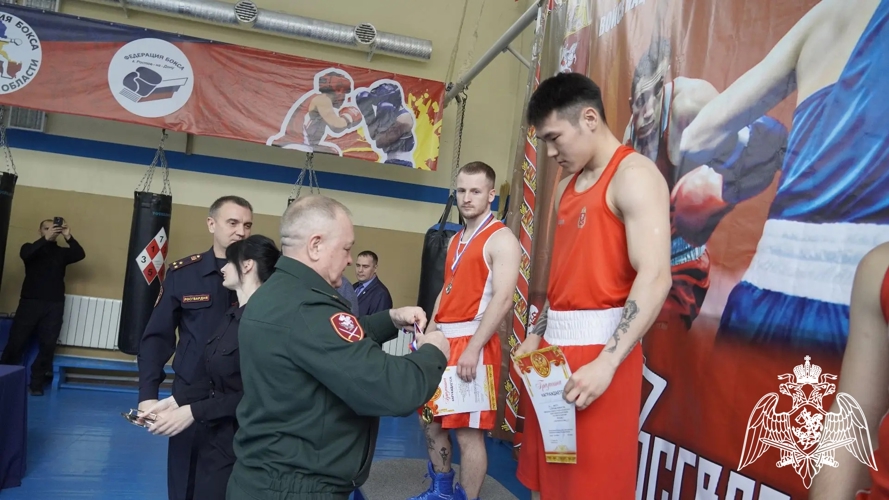 Росгвардеец из Калмыкии взял золото в чемпионате по боксу