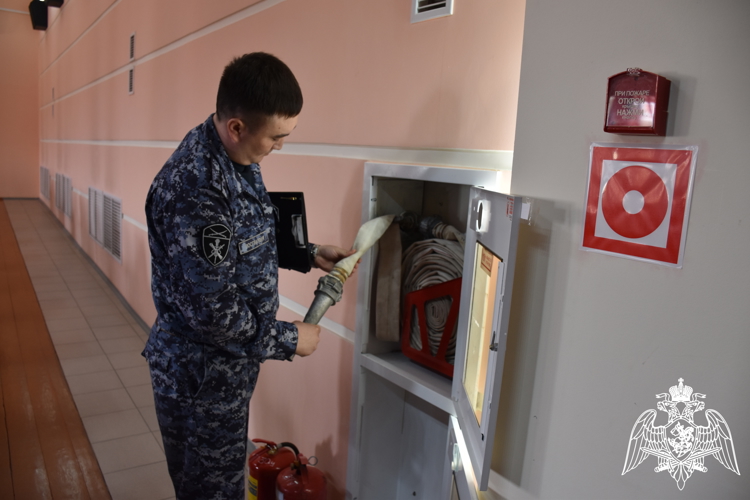О правилах безопасности в период пожароопасного сезона напоминает Росгвардия в Калмыкии