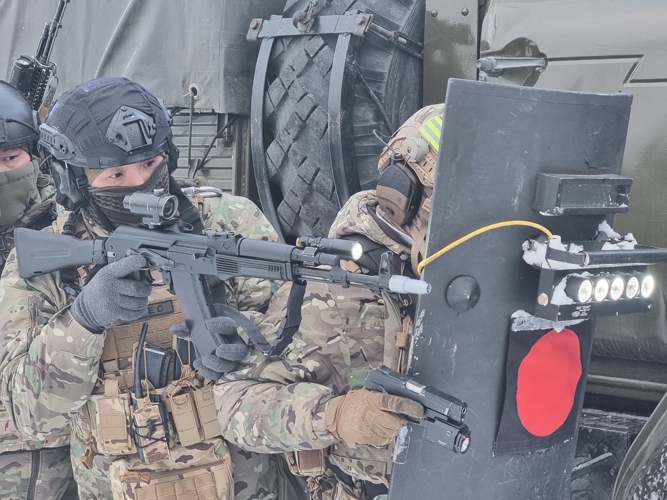 При содействии спецназа Росгвардии из Калмыкии задержан подозреваемый в мошенничестве 