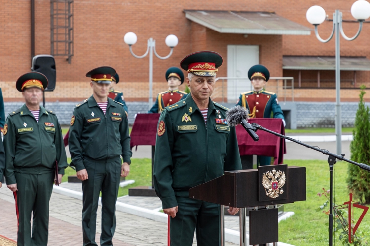 Начальник Главного штаба Росгвардии Герой России генерал-полковник Сергей Бойко принял участие в открытии гранитных стел воинам-инженерам в ЦИТО Росгвардии