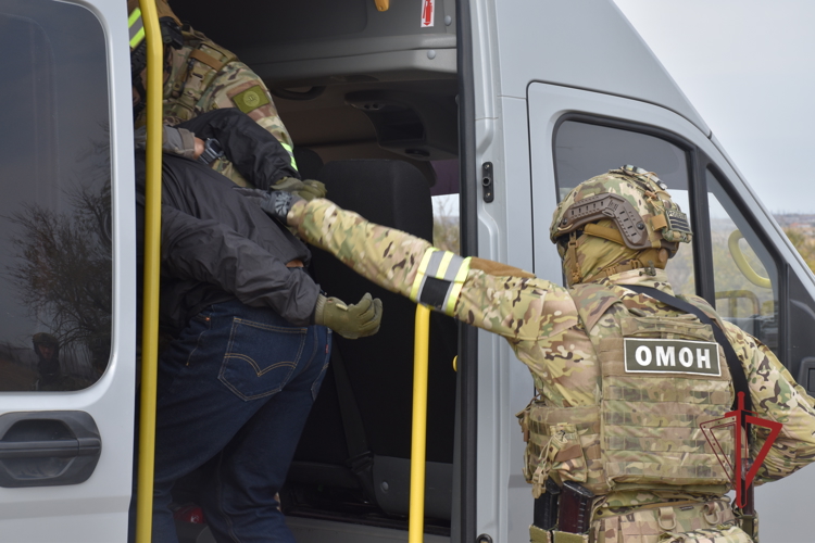 Росгвардейцы из Калмыкии помогли задержать мошенников в Пермском крае